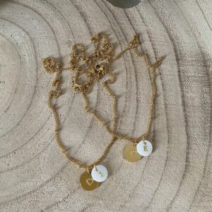 collier personnalise avec initiale - cadeau maman - bonheur enfantin