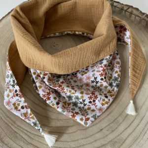 foulard bebe fait main - bonheur enfantin